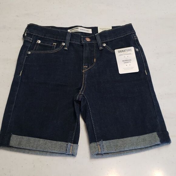 NWT Girls Signature Levi's GOLD Dark Wash Cuffed Bermuda Shorts Sz 6X - Picture 1 of 9